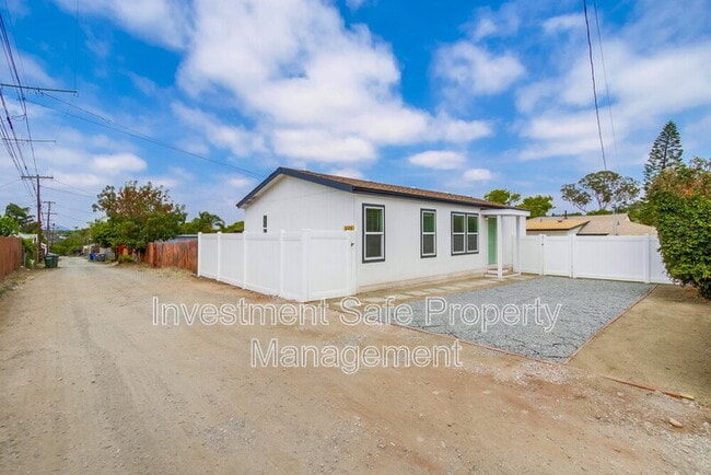 Building Photo - 4028 Charles St