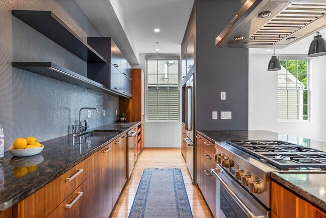 Photo - 618 E 2nd St Unidad 2