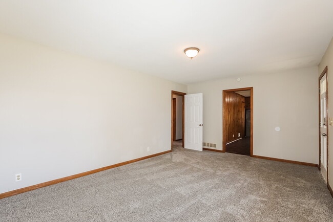 Photo - 2147 Camp Cir SW