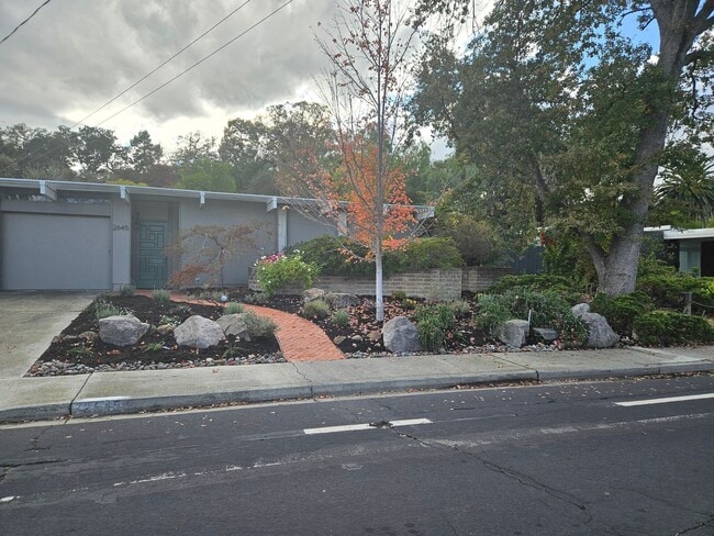 Photo - Eichler home near downtown Walnut Creek