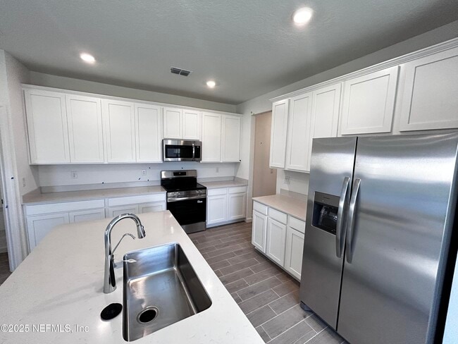 Building Photo - 6226 Mare Ave
