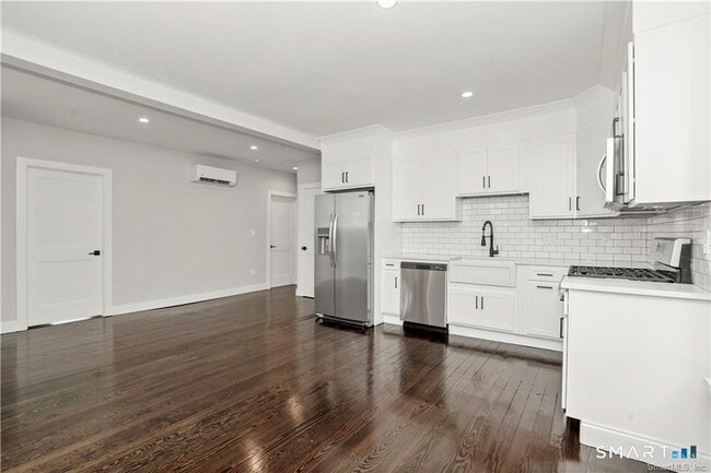 Building Photo - 174 Coram Ave Unit 1A
