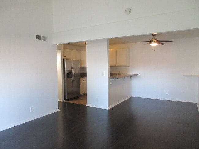 10636 Woodley Ave