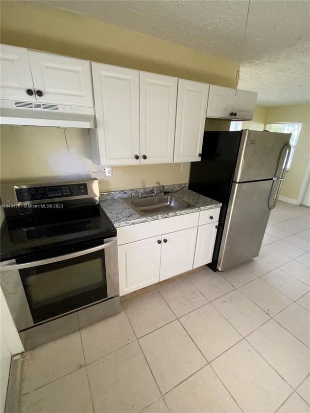 Photo - 631 NW 22nd Rd (Fort Lauderdale, FL)
