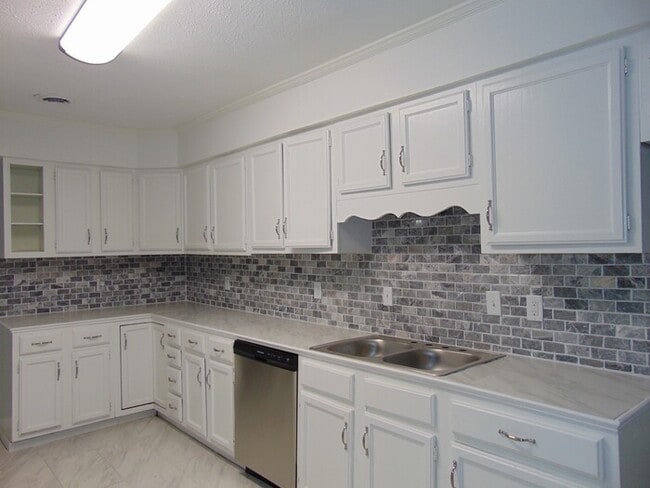 Photo - 5958 Lake Trace Cir