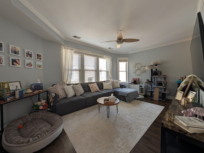 Building Photo - 3402 N Bell Ave Unit 3 Rental