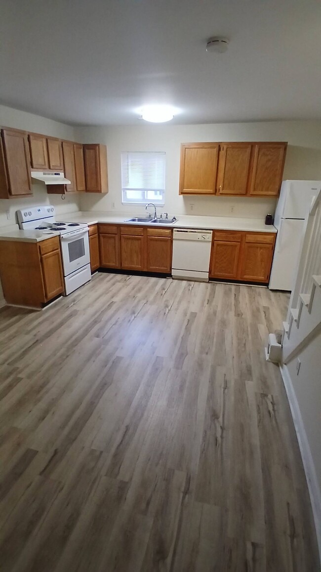 Building Photo - 271 W Main St Unit #1