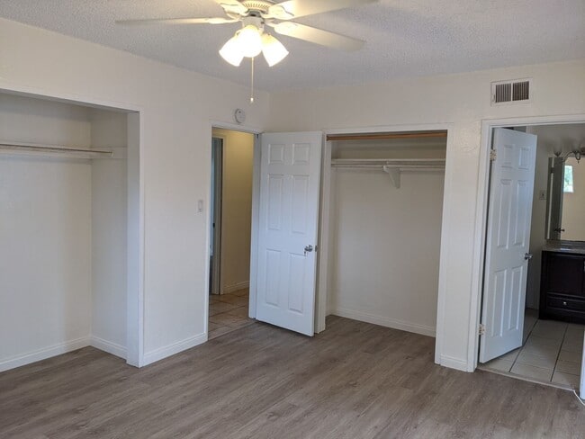 Photo - Updated 5 bedroom 3 bathroom house w/ HUGE YARD