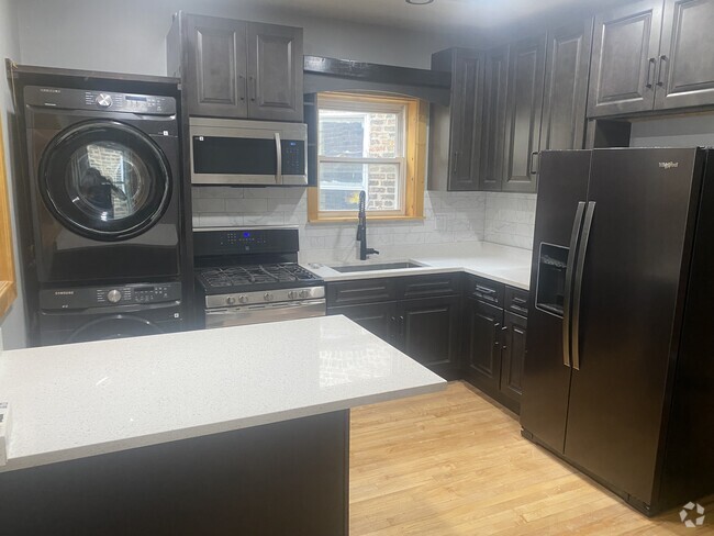 Building Photo - 4724 W Schubert Ave Unit 2 floor Rental