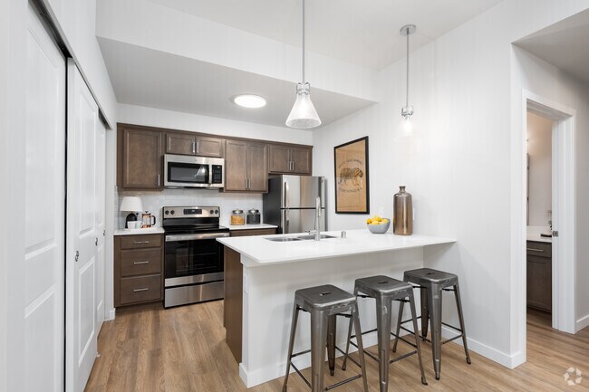 2BD, 2BA - 902SF