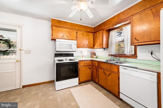 Photo - 16811 Ridge Rd