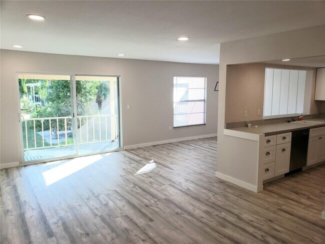 Photo - 6360 7th Ave W