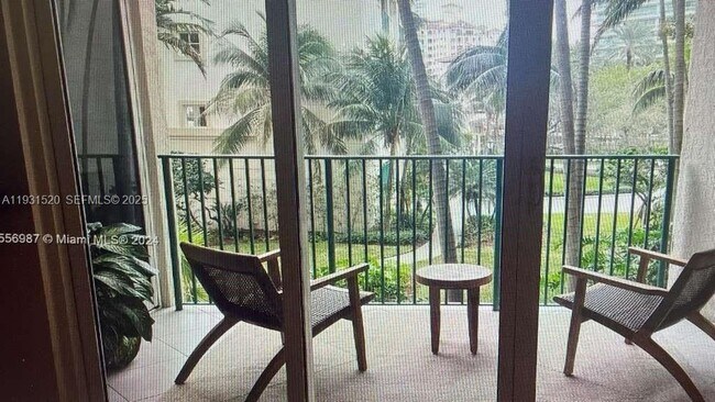 Photo - 19900 E Country Club Dr Unidad 214