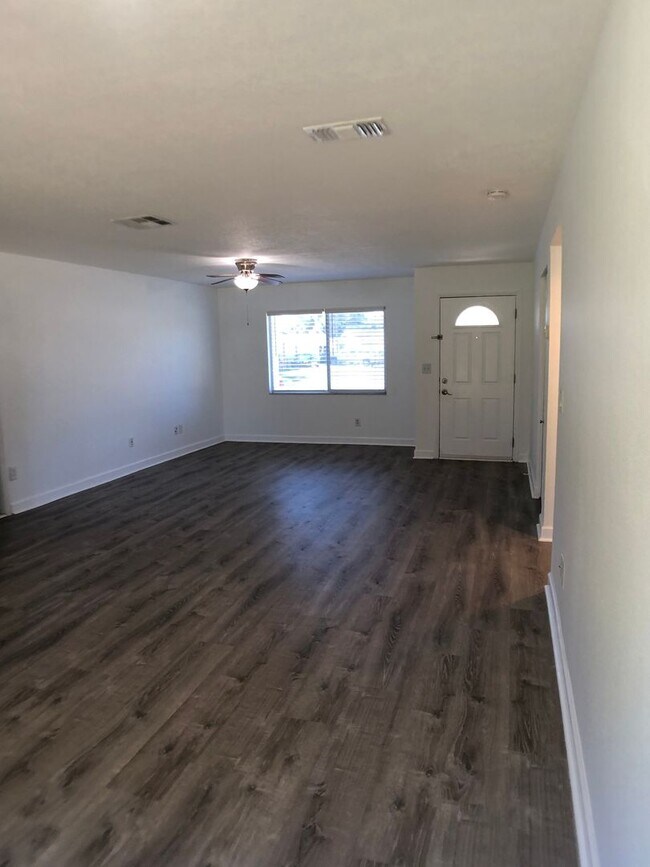 Photo - Countryside Cutie