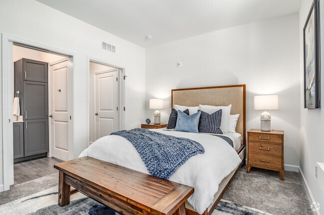 2BR, 2BA - 1115SF - Bedroom