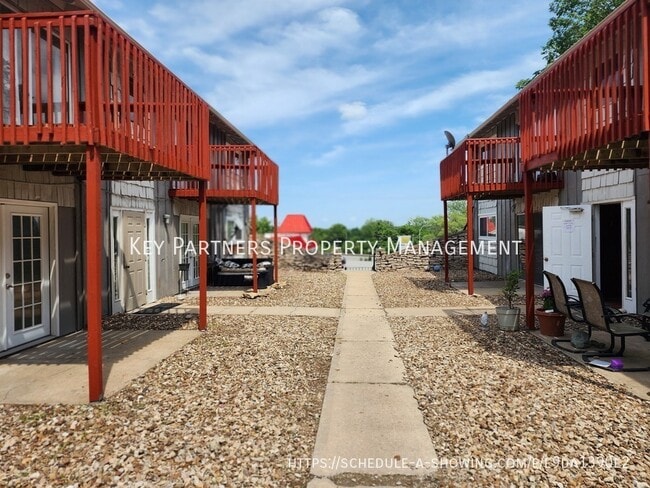Photo - 130 Warner Ave Townhome