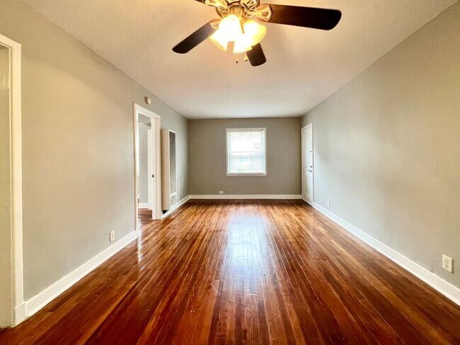 Photo - Move In Special! - First Floor 1bd/1ba Bet...