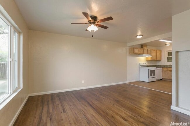 121/123 Sutter St