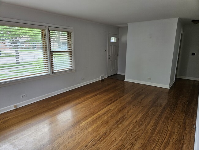 Photo - 5816 Superior St