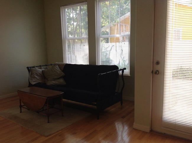 Photo - 1623 Mt Vernon St