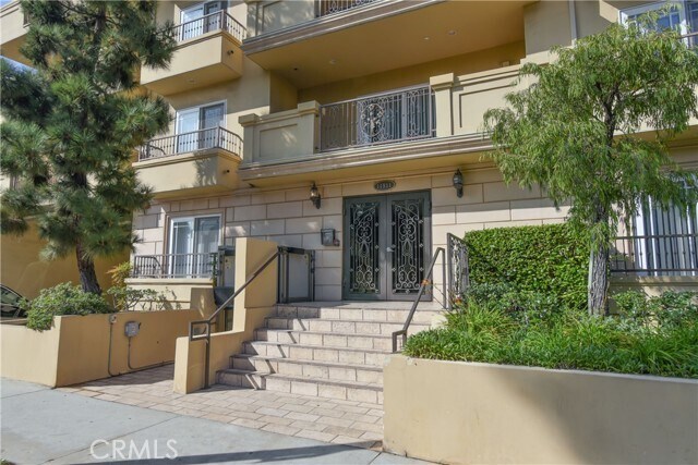 Photo - 11911 Mayfield Ave Unit 204