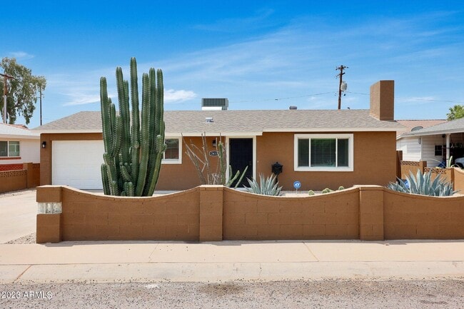 Building Photo - 2411 W Cheery Lynn Rd Rental