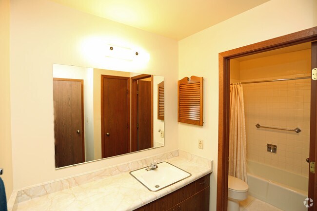 Full Bathroom