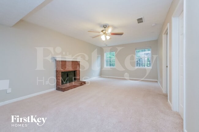 Photo - 161 Solomon Dr