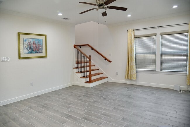 Photo - 5046 Van Fleet St