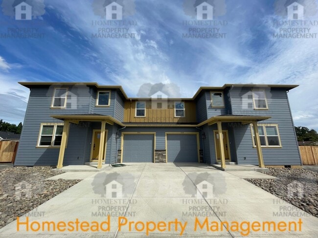 Photo - 186-188 SE Lacreole Dr