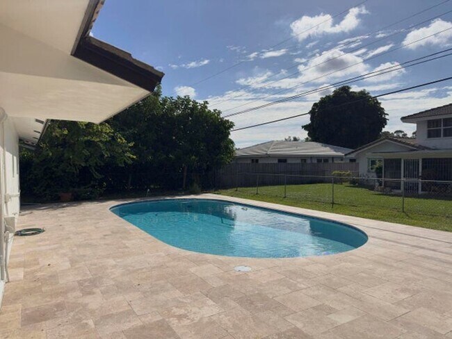 Building Photo - 2030 Bonnie St