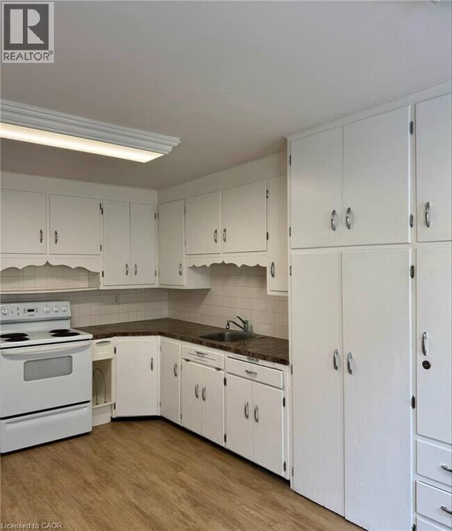 Photo - 52 Walter St