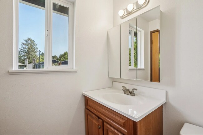 Photo - Open Concept: 3 Bed, 1.5 Bath Hidden Gem!