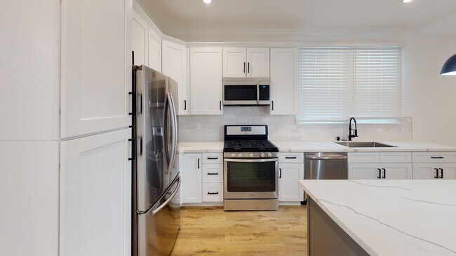 Photo - 1021 S Hayworth Ave Unidad 1021