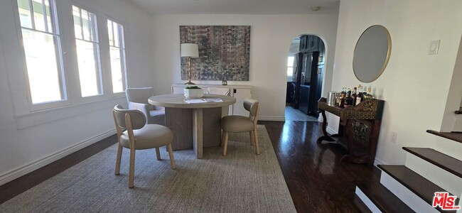 Photo - 1446 Calumet Ave