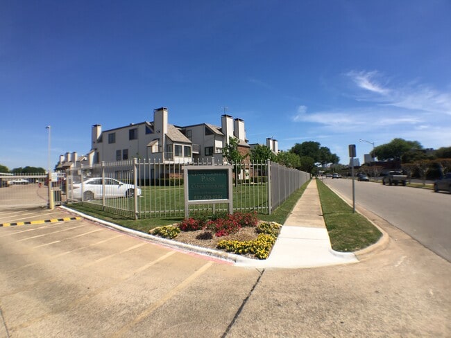 Photo - 3117 Sondra Dr Unit D108