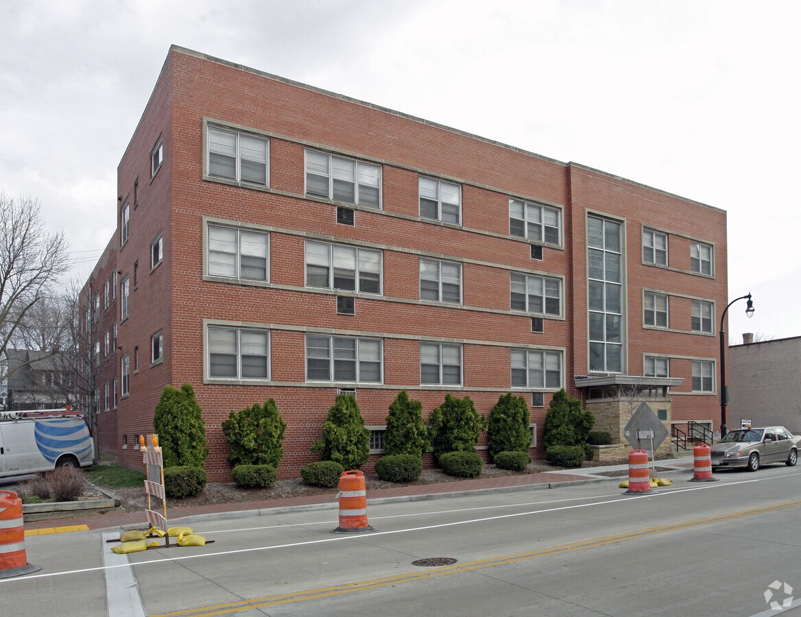 Photo - Paramount Apartments