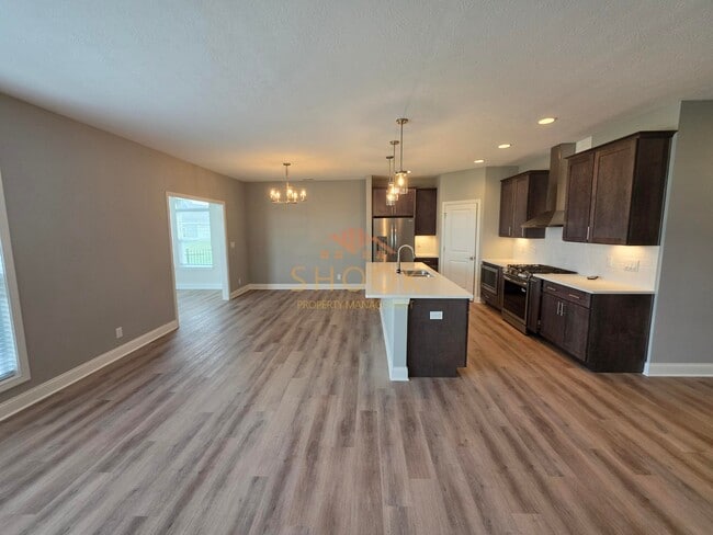 50 Hayloft Dr