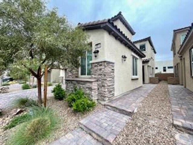 Photo - Great 2 Story Home in Skye Canyon w/ separate bonus room (casita) - 4 Bedrooms