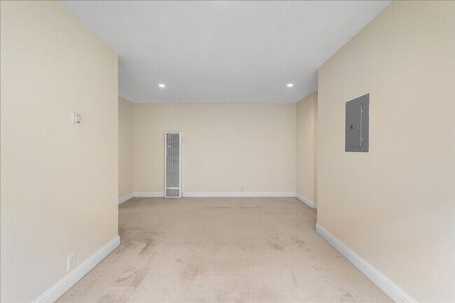 Photo - 2234 Santa Clara Ave Unit 2234 Santa Clara Ave #B - LU