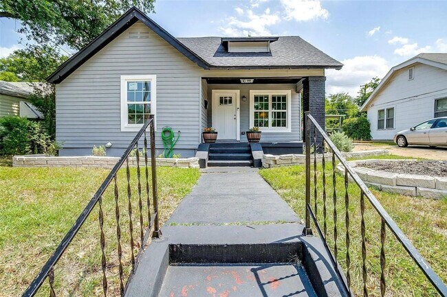 Charming, remodeled 2BR House in Fort Worth - Charming, remodeled 2BR House in Fort Worth
