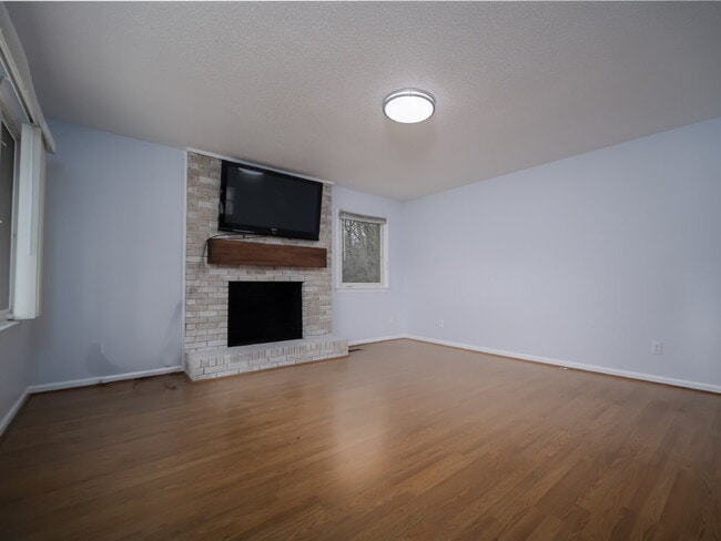 Photo - 102 McCall St