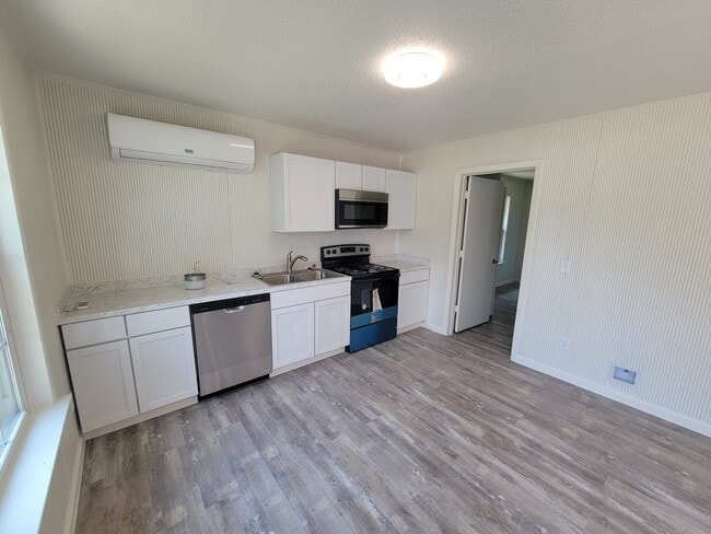 Photo - 142 Allen St