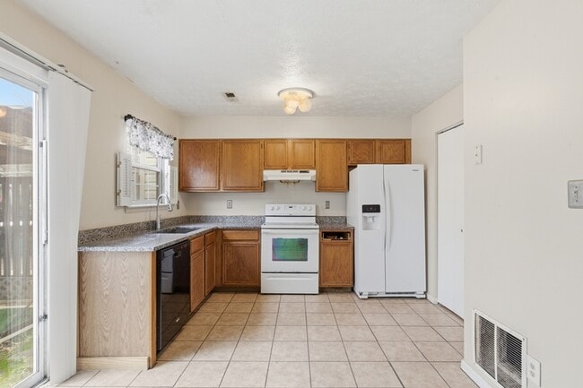 Photo - 72 Chelmsford Ct