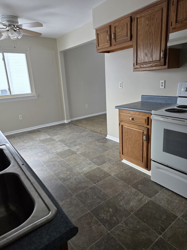 Photo - 2622 Maple St