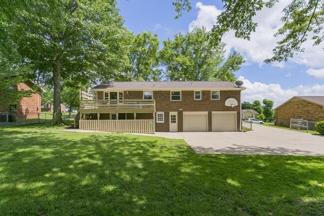 105 Raindrop Ln