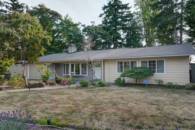 Building Photo - 3Bd/1.75Ba Bellevue House