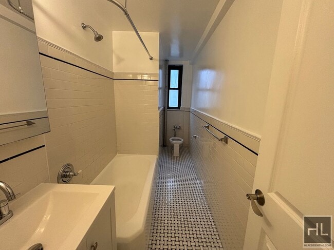 Photo - EAST 56 STREET Unidad 7G