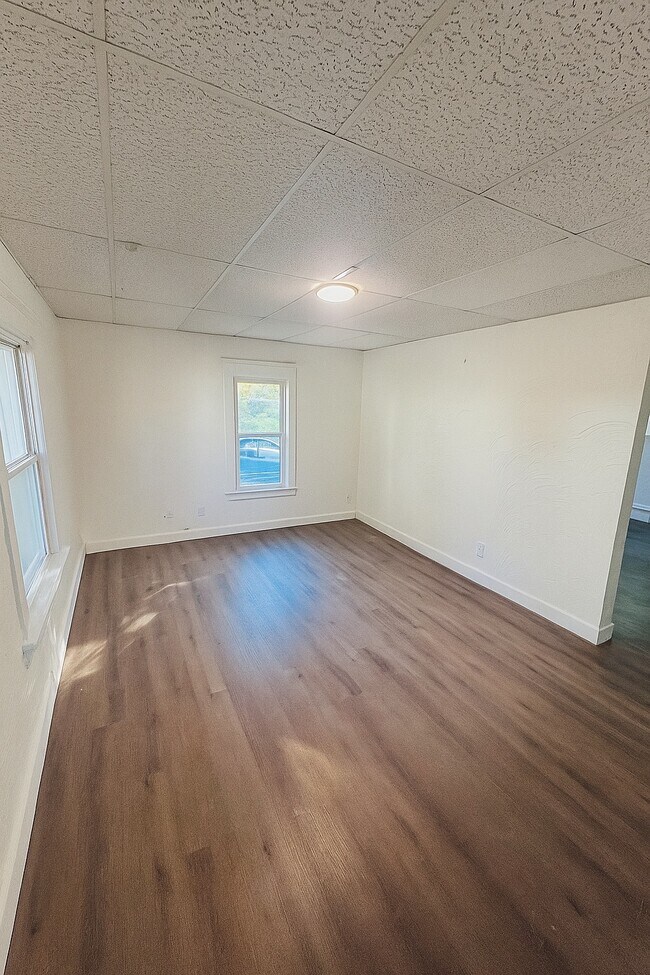 Photo - 308 Cole Ave