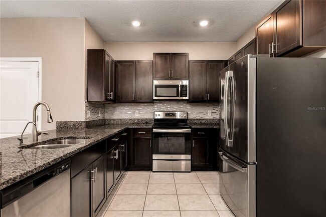 Photo - 724 Royal Empress Dr